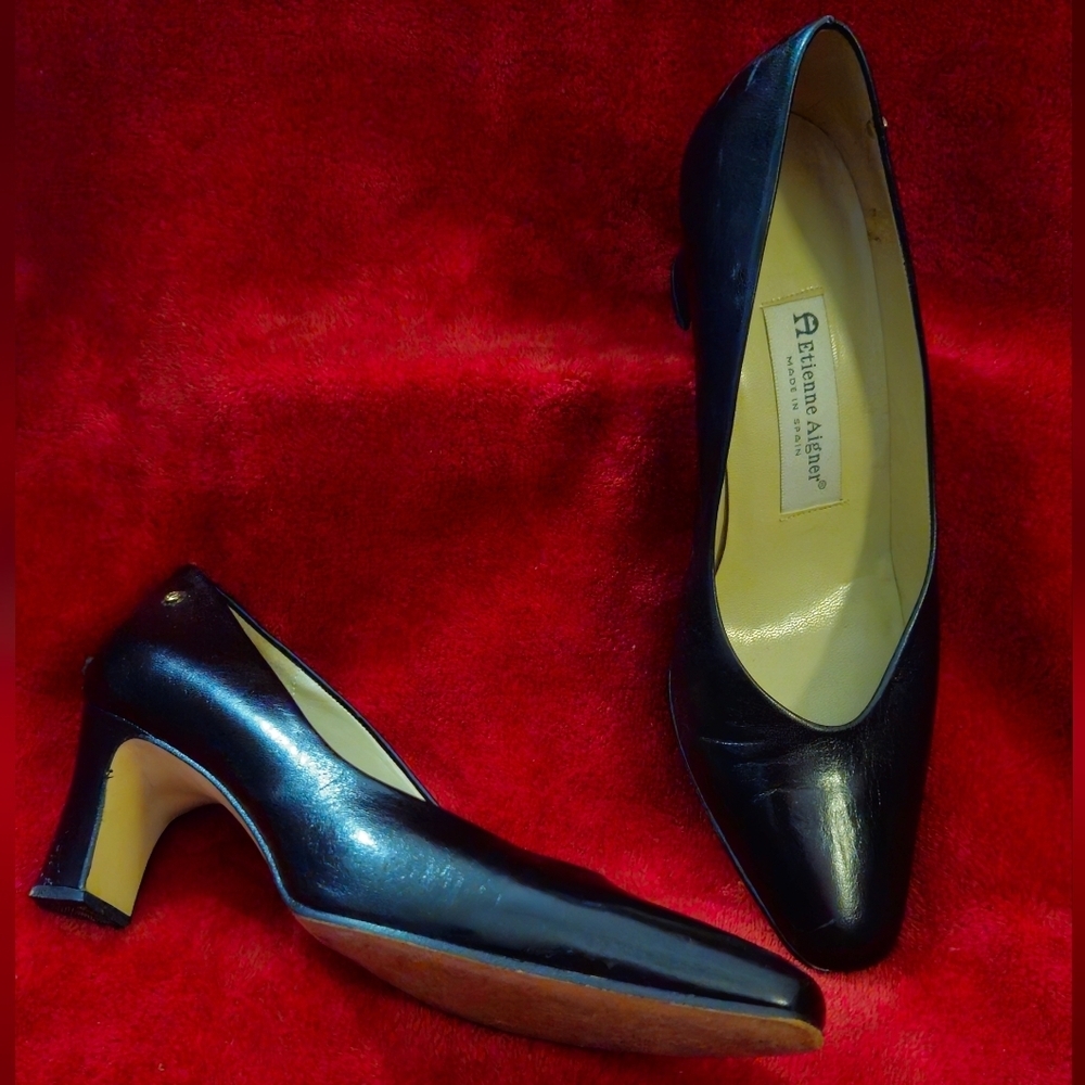 Etienne Aigner Taylor Classic Leather Black Heels - Size 7.5W